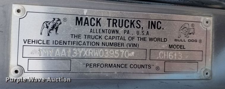 image for item DG0425 1994 Mack CH613 semi truck