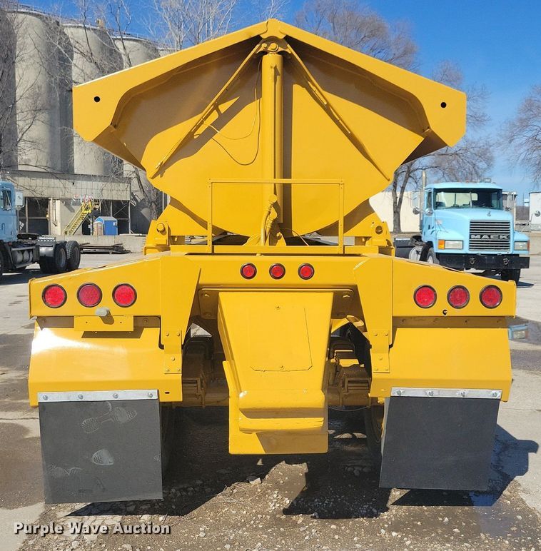 image for item DG0426 2004 Trail King TK60SSD side dump trailer