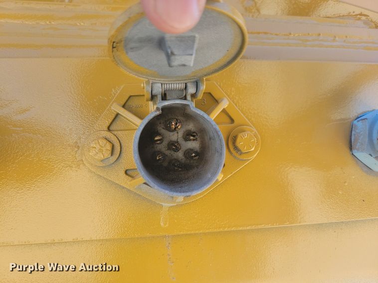 image for item DG0426 2004 Trail King TK60SSD side dump trailer