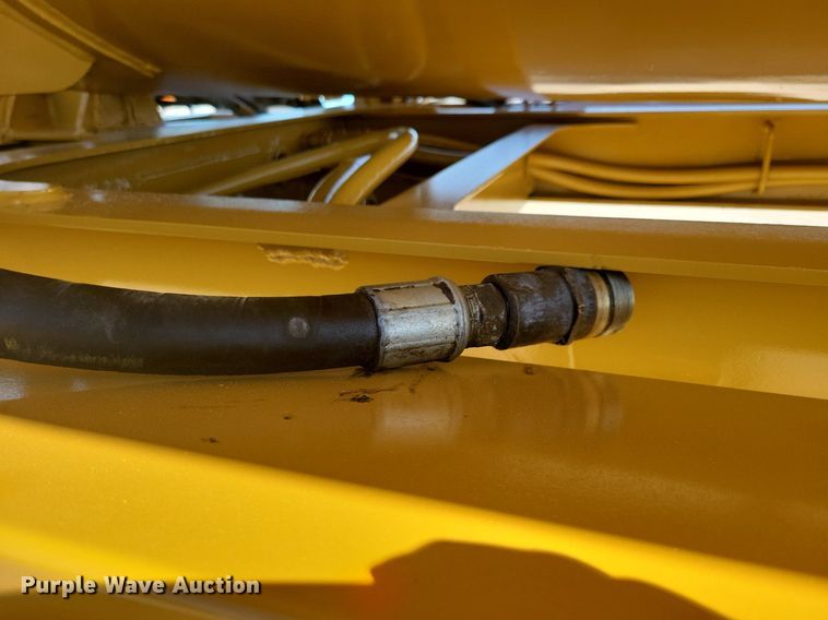 image for item DG0426 2004 Trail King TK60SSD side dump trailer