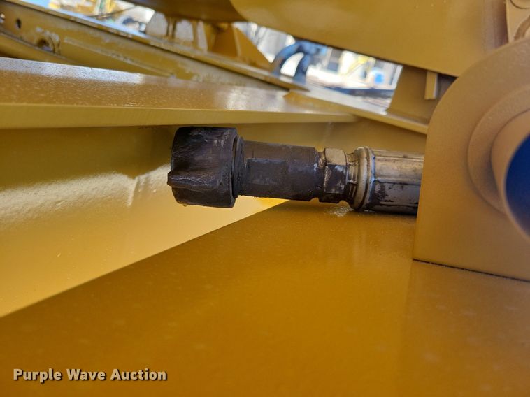 image for item DG0426 2004 Trail King TK60SSD side dump trailer