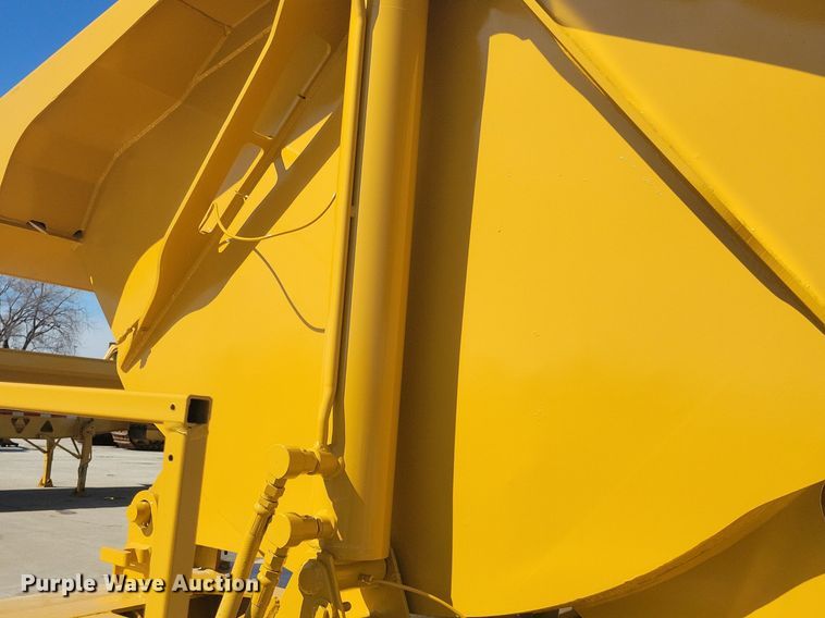 image for item DG0426 2004 Trail King TK60SSD side dump trailer