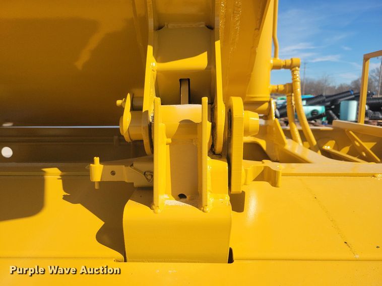 image for item DG0426 2004 Trail King TK60SSD side dump trailer