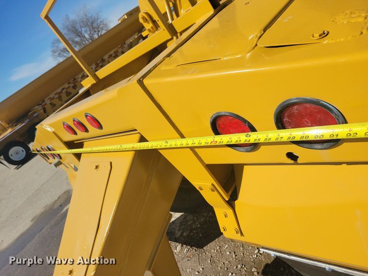 image for item DG0426 2004 Trail King TK60SSD side dump trailer