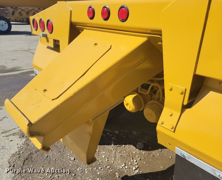 image for item DG0426 2004 Trail King TK60SSD side dump trailer