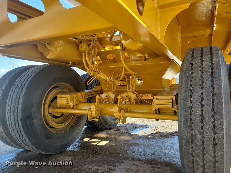 image for item DG0426 2004 Trail King TK60SSD side dump trailer