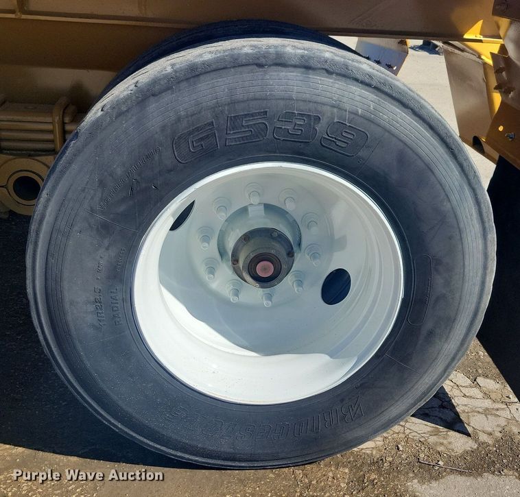 image for item DG0426 2004 Trail King TK60SSD side dump trailer