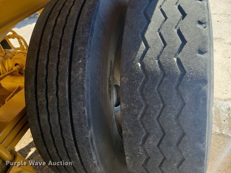 image for item DG0426 2004 Trail King TK60SSD side dump trailer