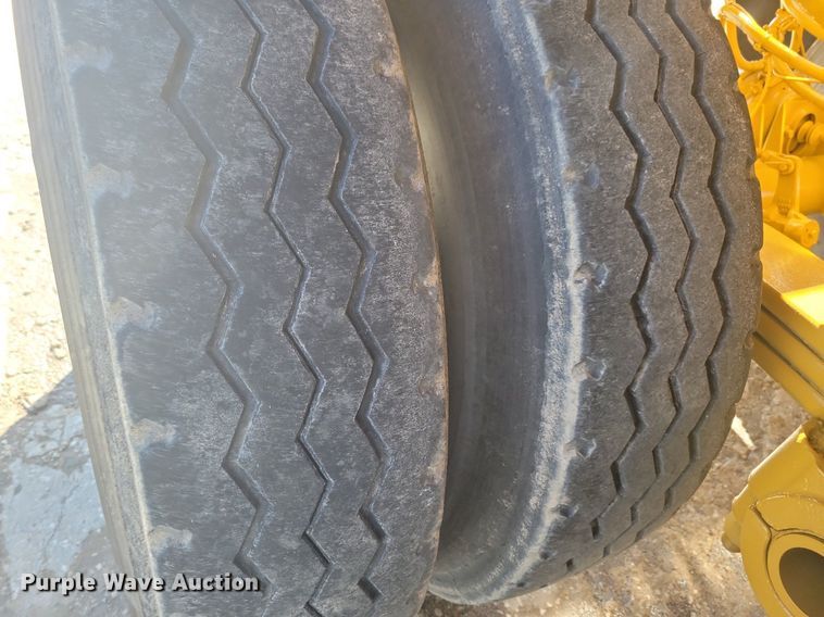 image for item DG0426 2004 Trail King TK60SSD side dump trailer