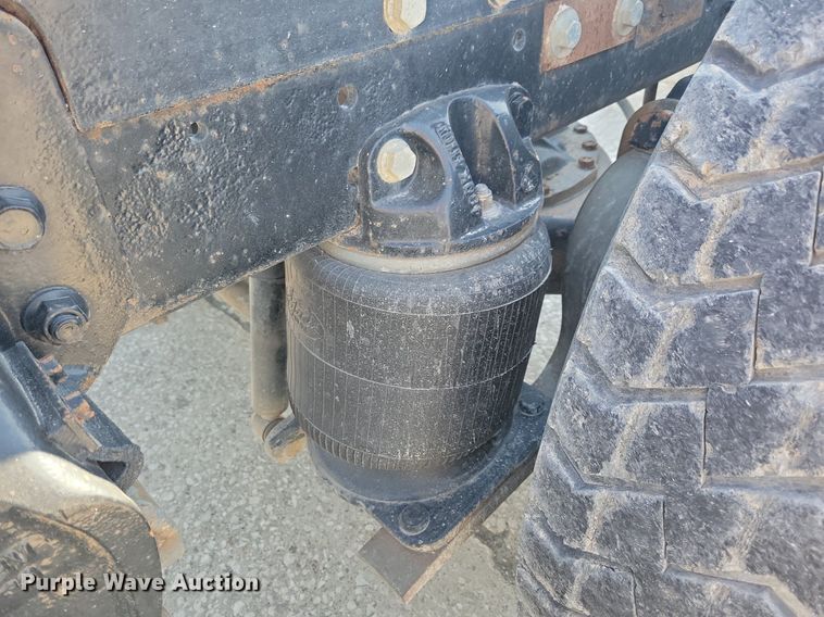 image for item DG0427 1993 Mack CL713 semi truck