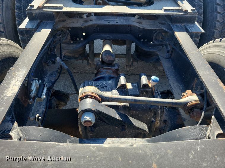 image for item DG0427 1993 Mack CL713 semi truck