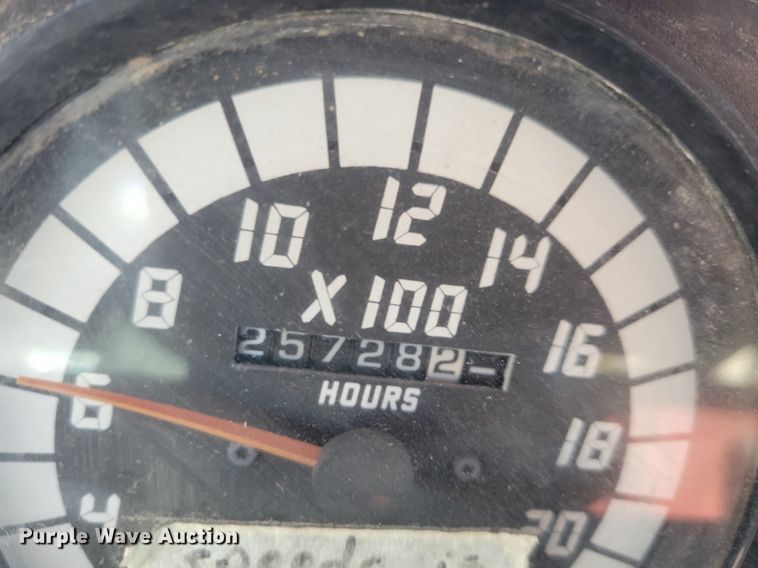 image for item DG0427 1993 Mack CL713 semi truck