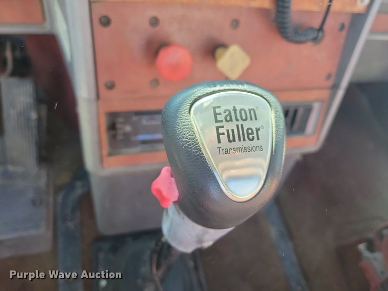 image for item DG0427 1993 Mack CL713 semi truck