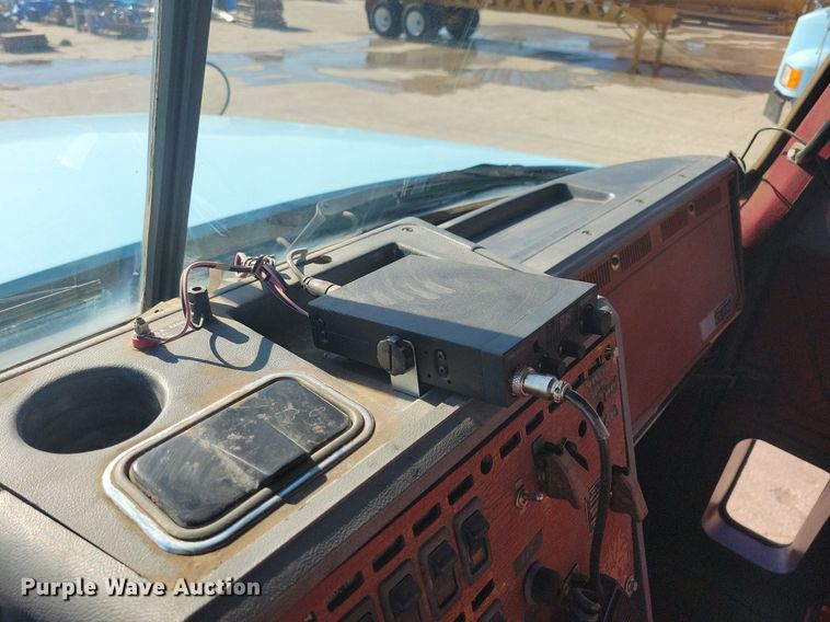 image for item DG0427 1993 Mack CL713 semi truck