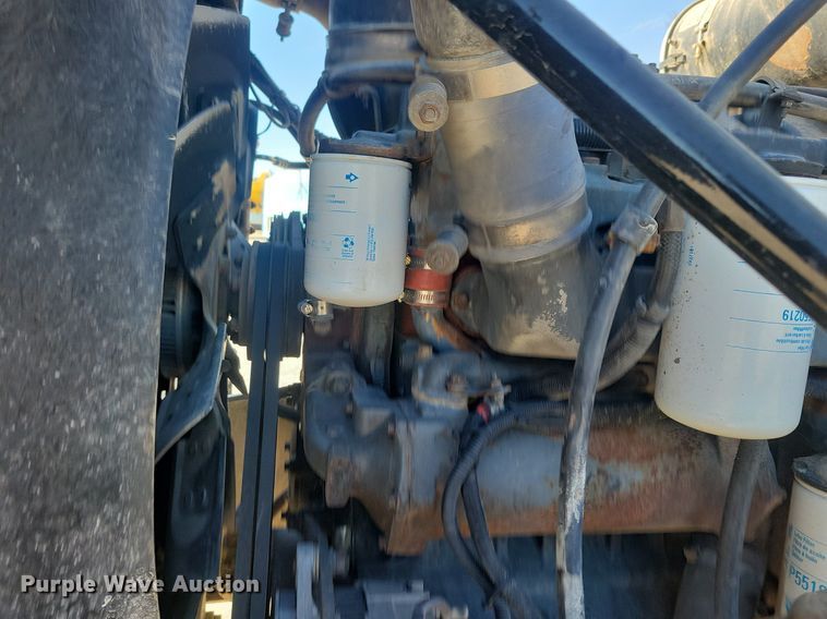 image for item DG0427 1993 Mack CL713 semi truck