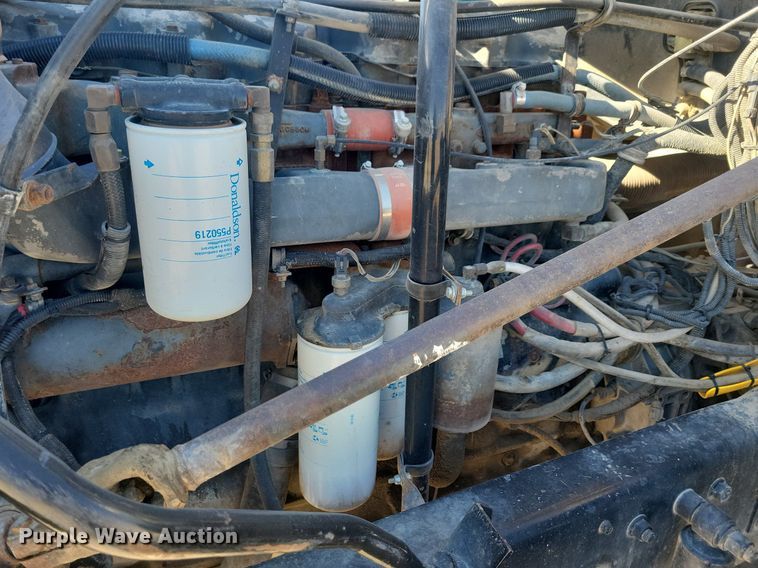 image for item DG0427 1993 Mack CL713 semi truck