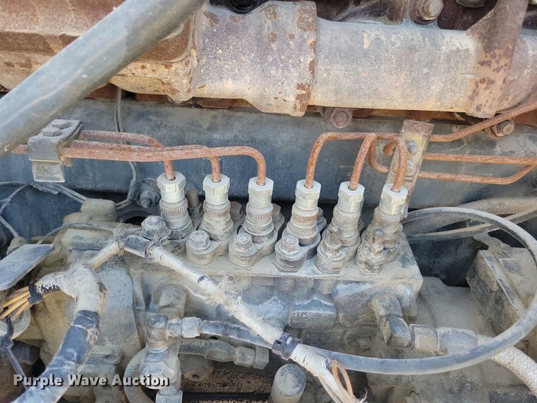 image for item DG0427 1993 Mack CL713 semi truck