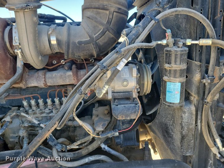 image for item DG0427 1993 Mack CL713 semi truck