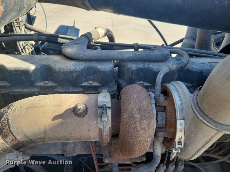 image for item DG0427 1993 Mack CL713 semi truck