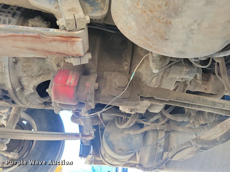 image for item DG0427 1993 Mack CL713 semi truck