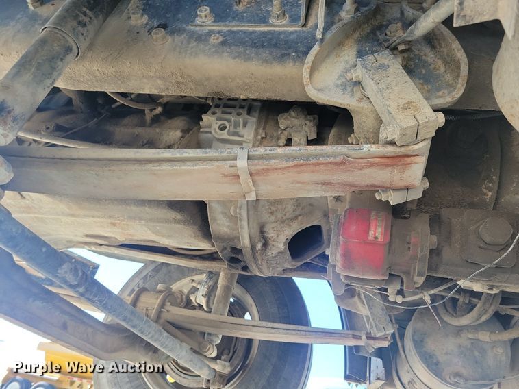 image for item DG0427 1993 Mack CL713 semi truck