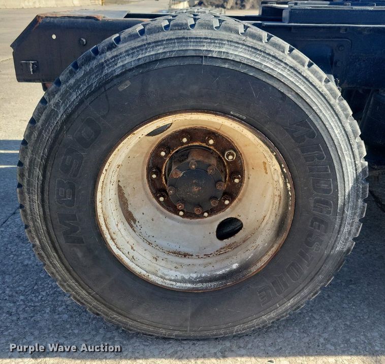 image for item DG0427 1993 Mack CL713 semi truck