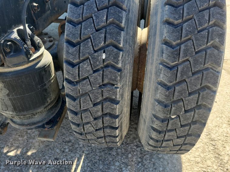 image for item DG0427 1993 Mack CL713 semi truck