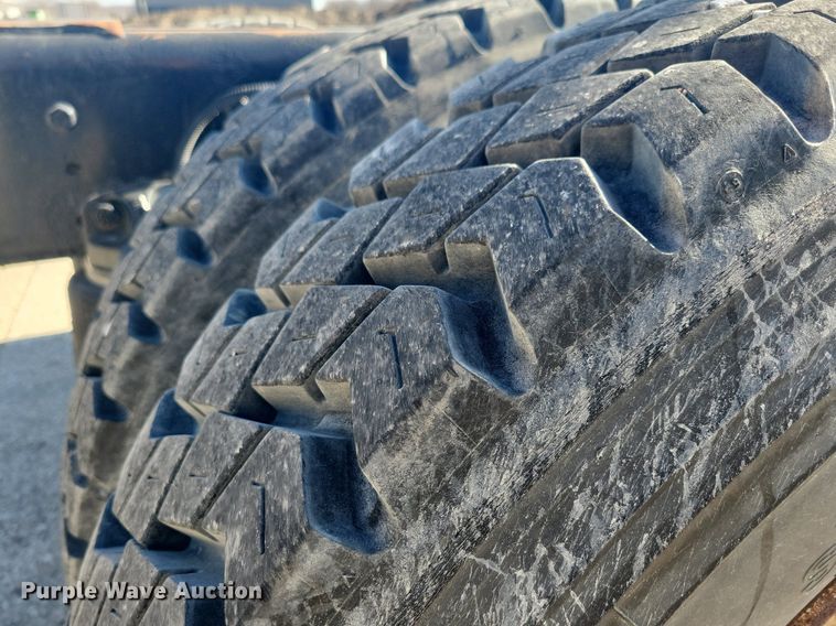 image for item DG0427 1993 Mack CL713 semi truck