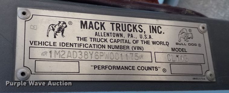 image for item DG0427 1993 Mack CL713 semi truck