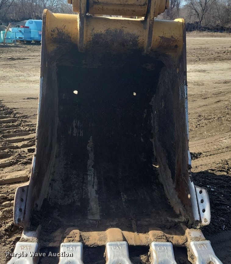 image for item DG0428 2000 Caterpillar 365BL excavator