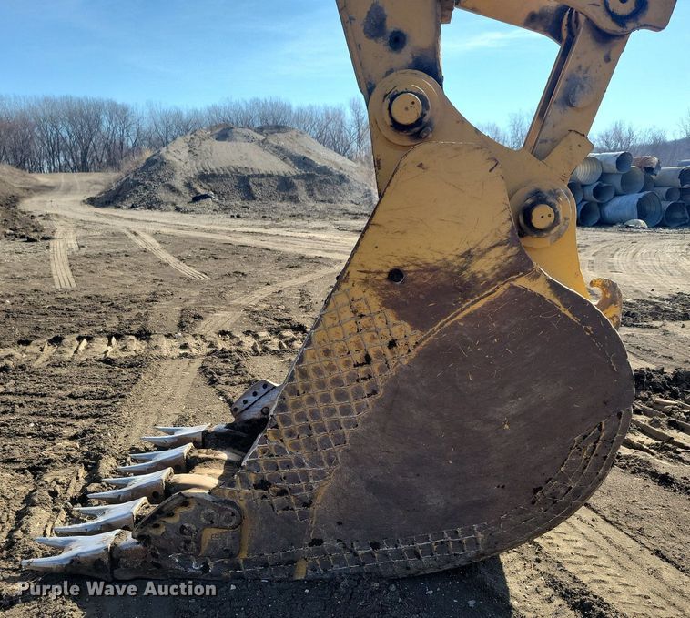 image for item DG0428 2000 Caterpillar 365BL excavator