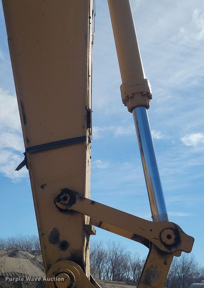 image for item DG0428 2000 Caterpillar 365BL excavator