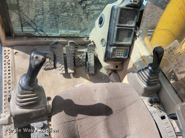 image for item DG0428 2000 Caterpillar 365BL excavator