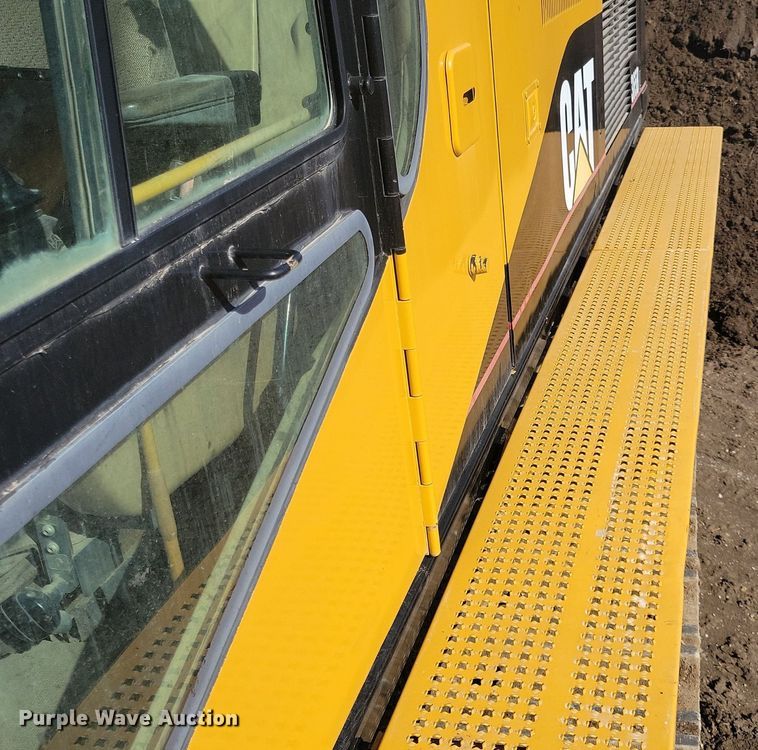 image for item DG0428 2000 Caterpillar 365BL excavator