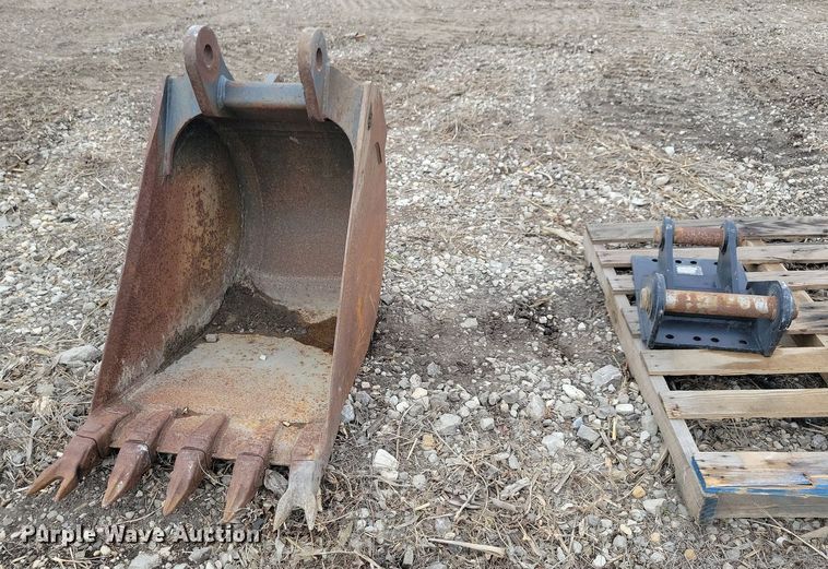 image for item DG0434 Case backhoe bucket