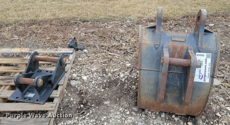 image for item DG0434 Case backhoe bucket