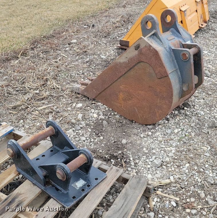 image for item DG0434 Case backhoe bucket