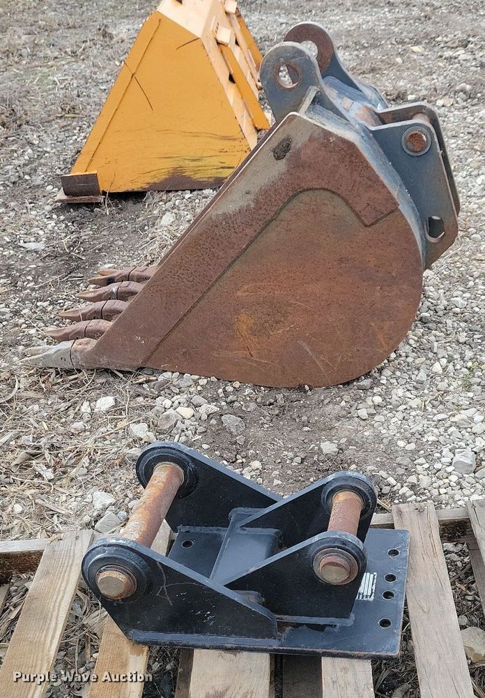 image for item DG0434 Case backhoe bucket