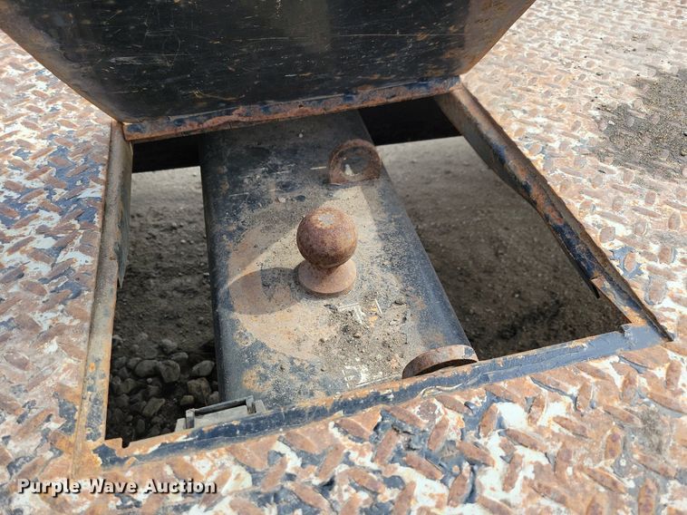 image for item DG0437 Knapheide flatbed