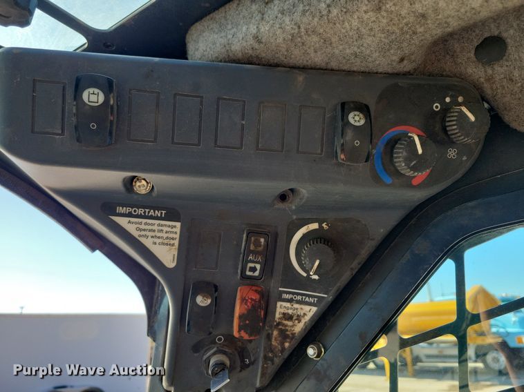 image for item DG0578 2012 John Deere 326D skid steer loader