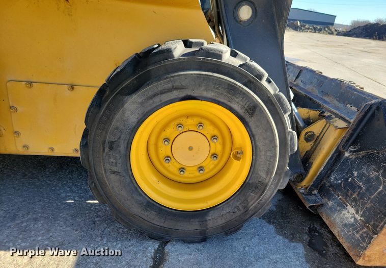 image for item DG0578 2012 John Deere 326D skid steer loader