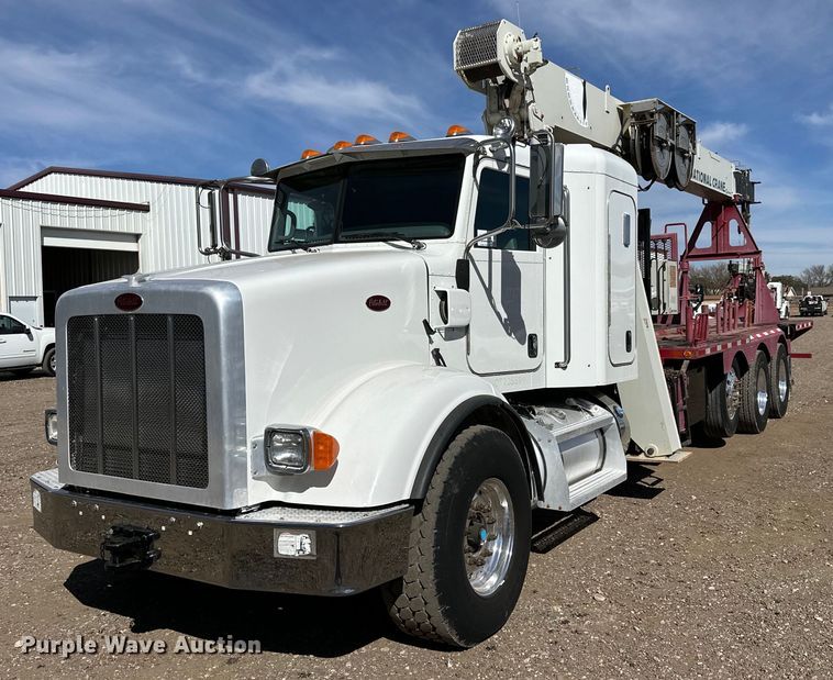 image for item DG4277 2014 Peterbilt 365 crane truck