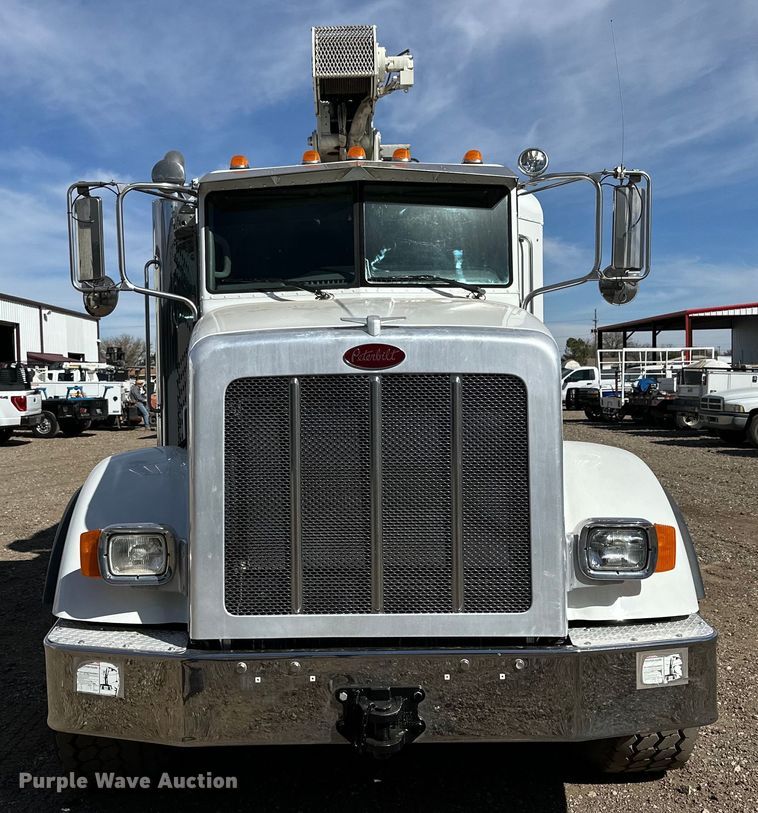 image for item DG4277 2014 Peterbilt 365 crane truck