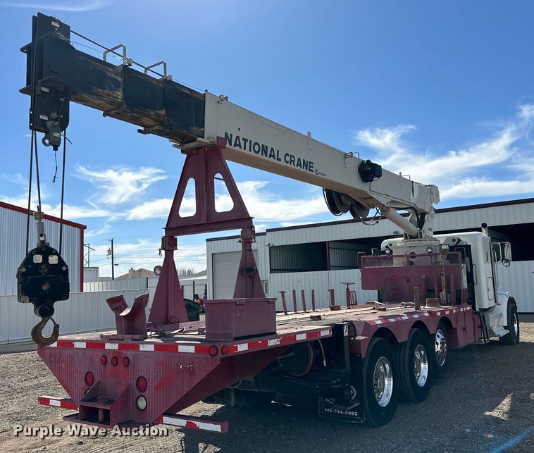 image for item DG4277 2014 Peterbilt 365 crane truck