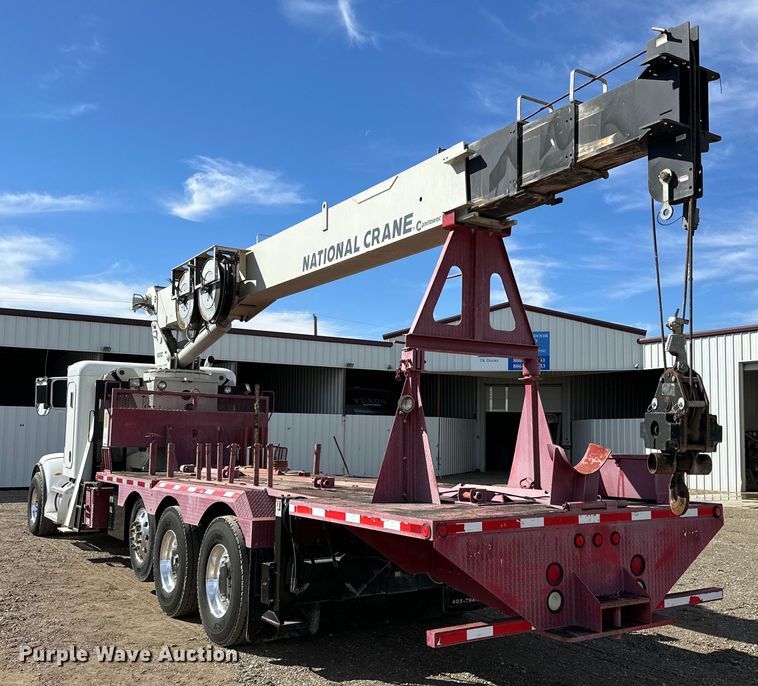 image for item DG4277 2014 Peterbilt 365 crane truck