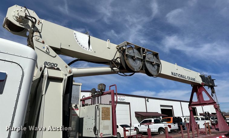 image for item DG4277 2014 Peterbilt 365 crane truck