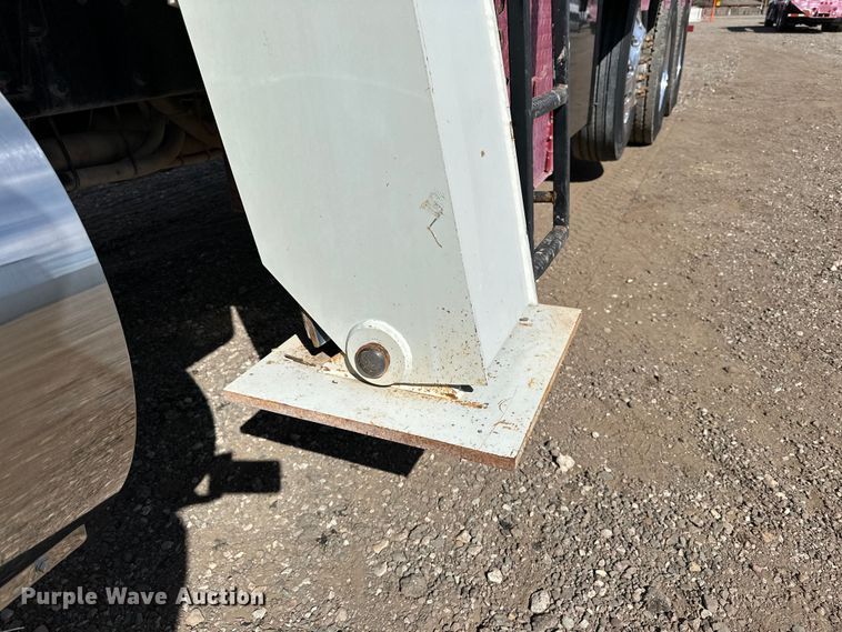 image for item DG4277 2014 Peterbilt 365 crane truck