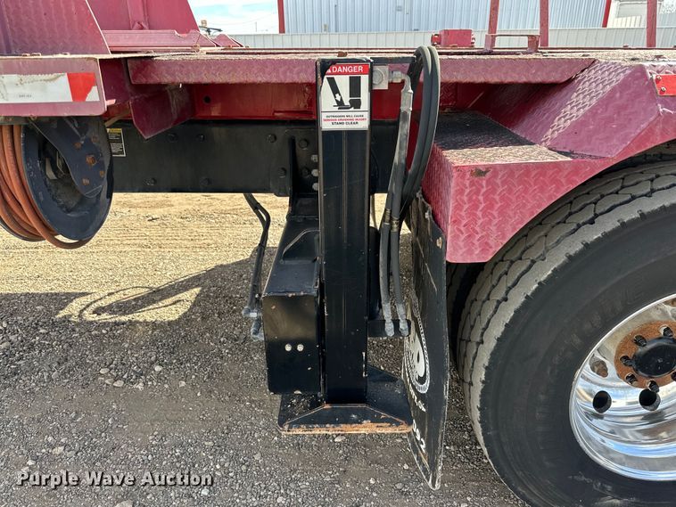 image for item DG4277 2014 Peterbilt 365 crane truck