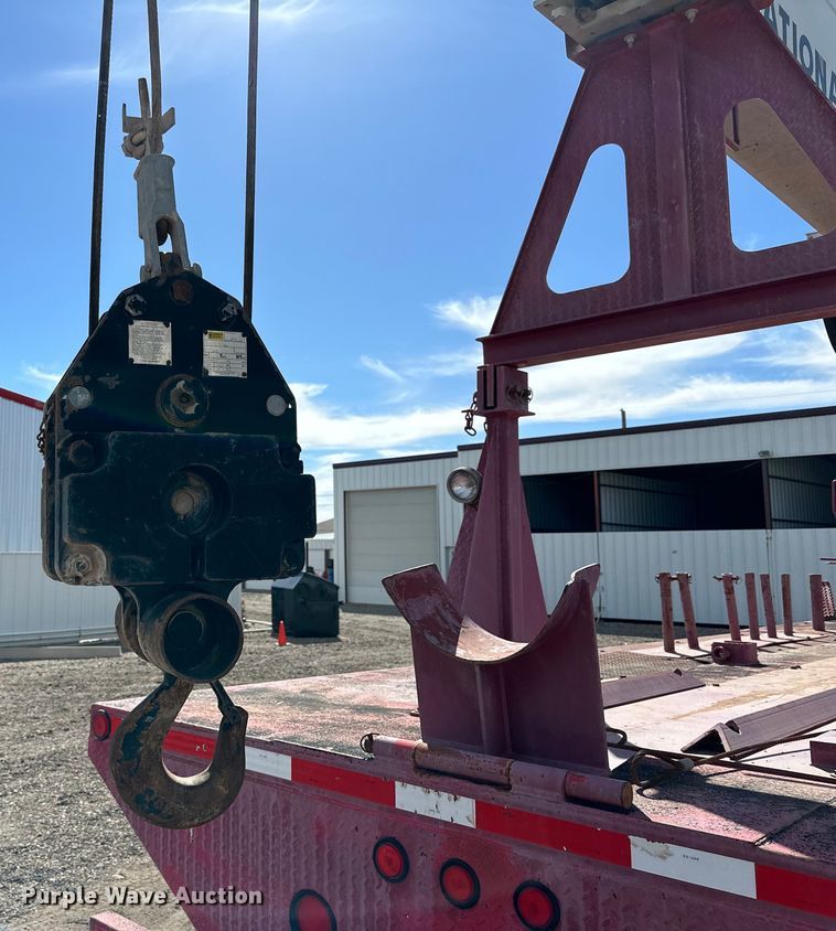 image for item DG4277 2014 Peterbilt 365 crane truck