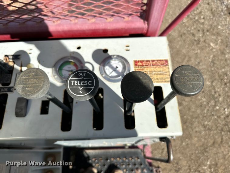 image for item DG4277 2014 Peterbilt 365 crane truck